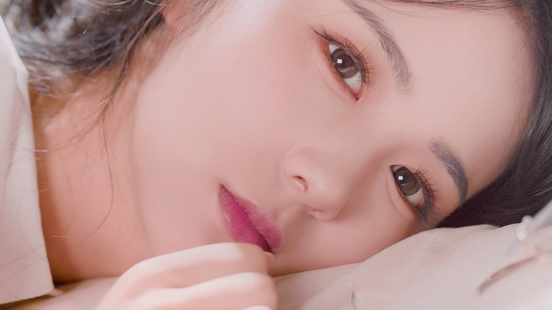 我靠双修拯救世界-第一人称真人互动影游