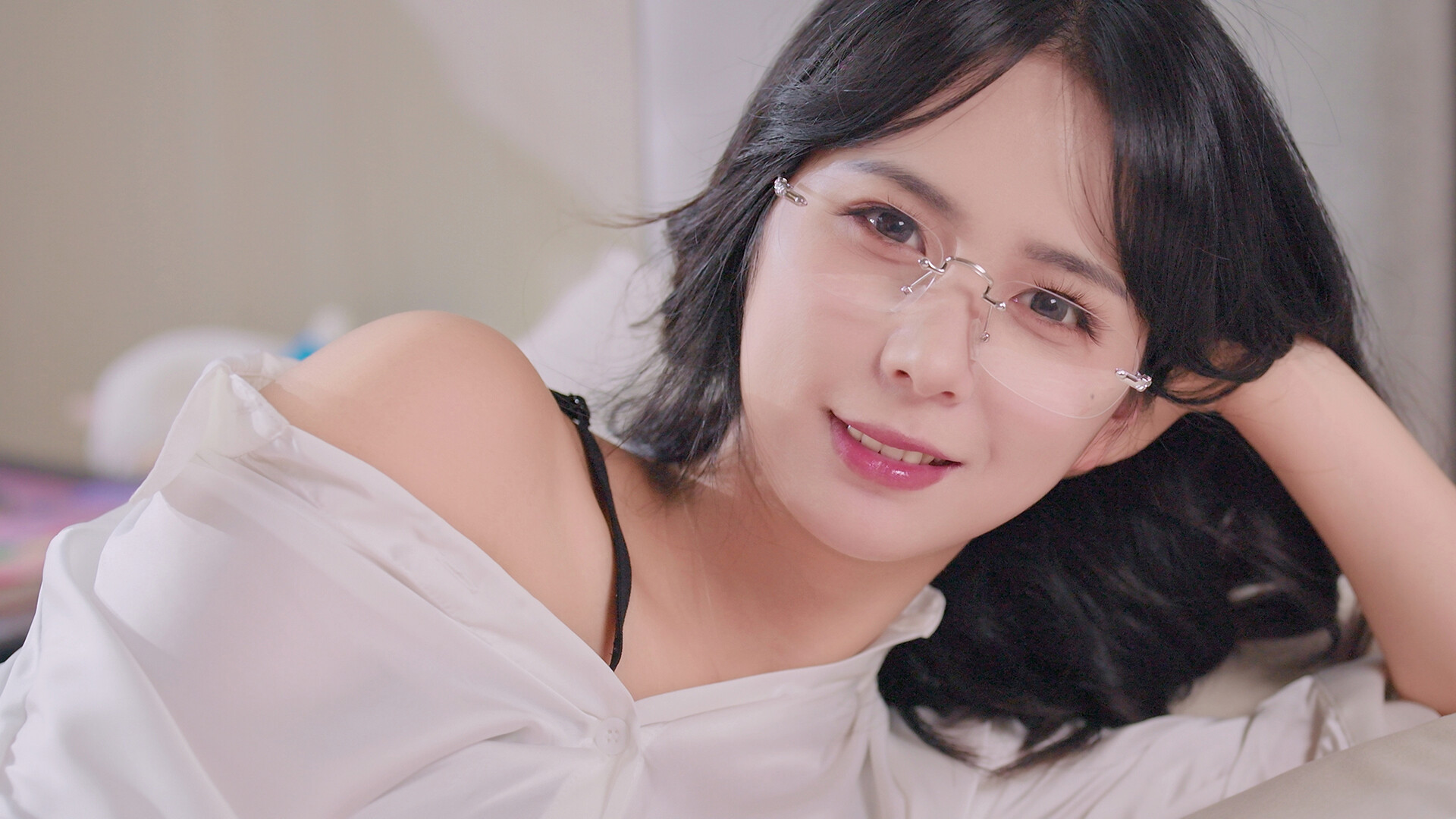 我靠双修拯救世界-第一人称真人互动影游